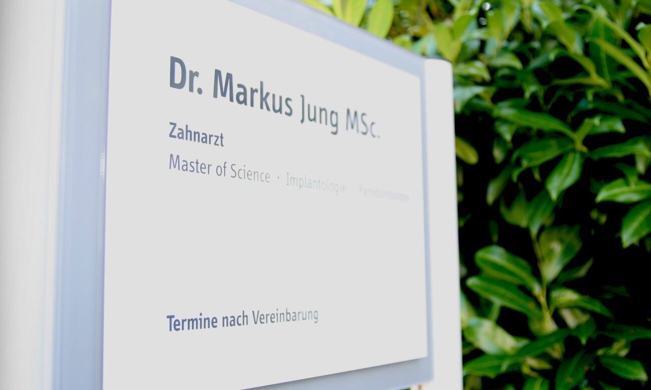 Praxis Dr. Markus Jung MSc., Implantologe aus Ludwigsburg. Vereinbaren Sie jetzt Ihren Termin.